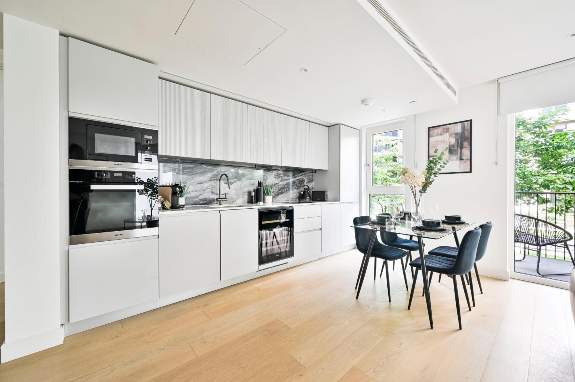 Apartment Exotic White -steps To Tube, Westfield, Portobello