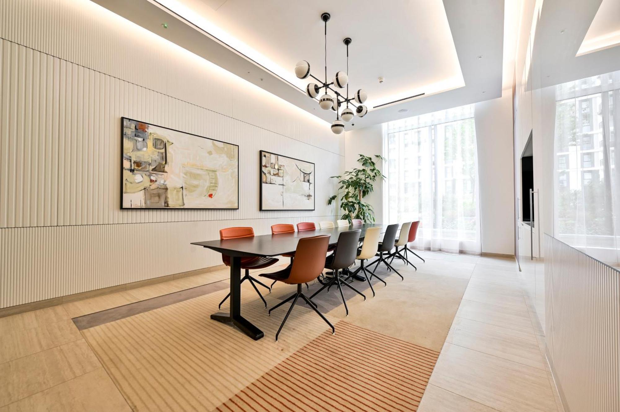 Exotic White -steps To Tube, Westfield, Portobello Apartment London